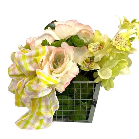 Handmade Spring Silk Flower Arrangement 109 READ DESCRIPTION - Picture 2 of 9